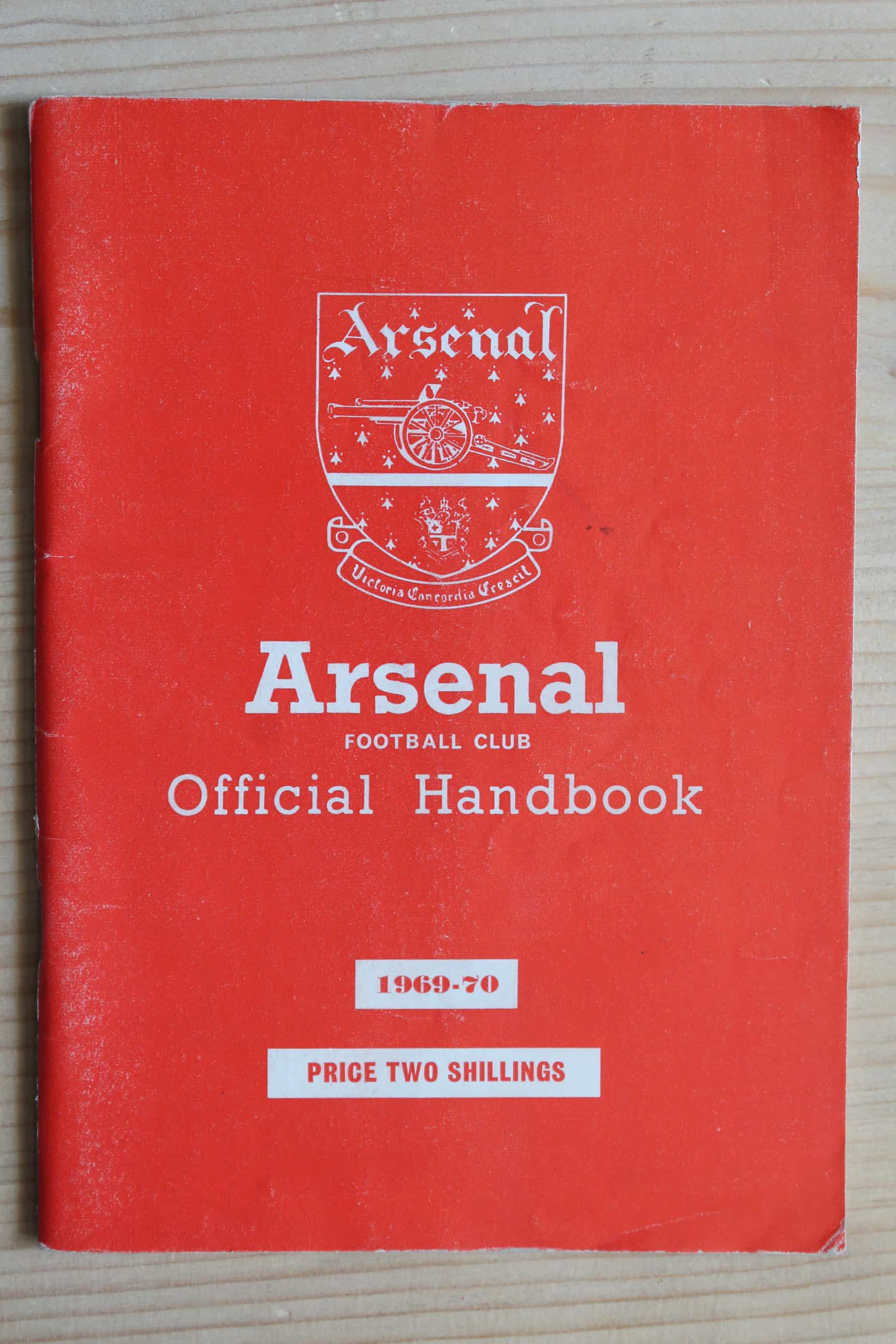 Arsenal Handbook/Yearbook v Arsenal Handbook/Yearbook